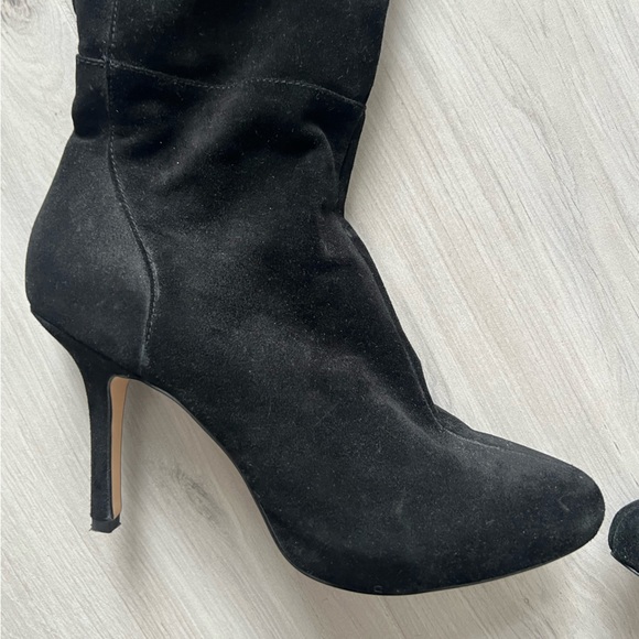White House black market black suede fold over boots 9 - Picture 5 of 13